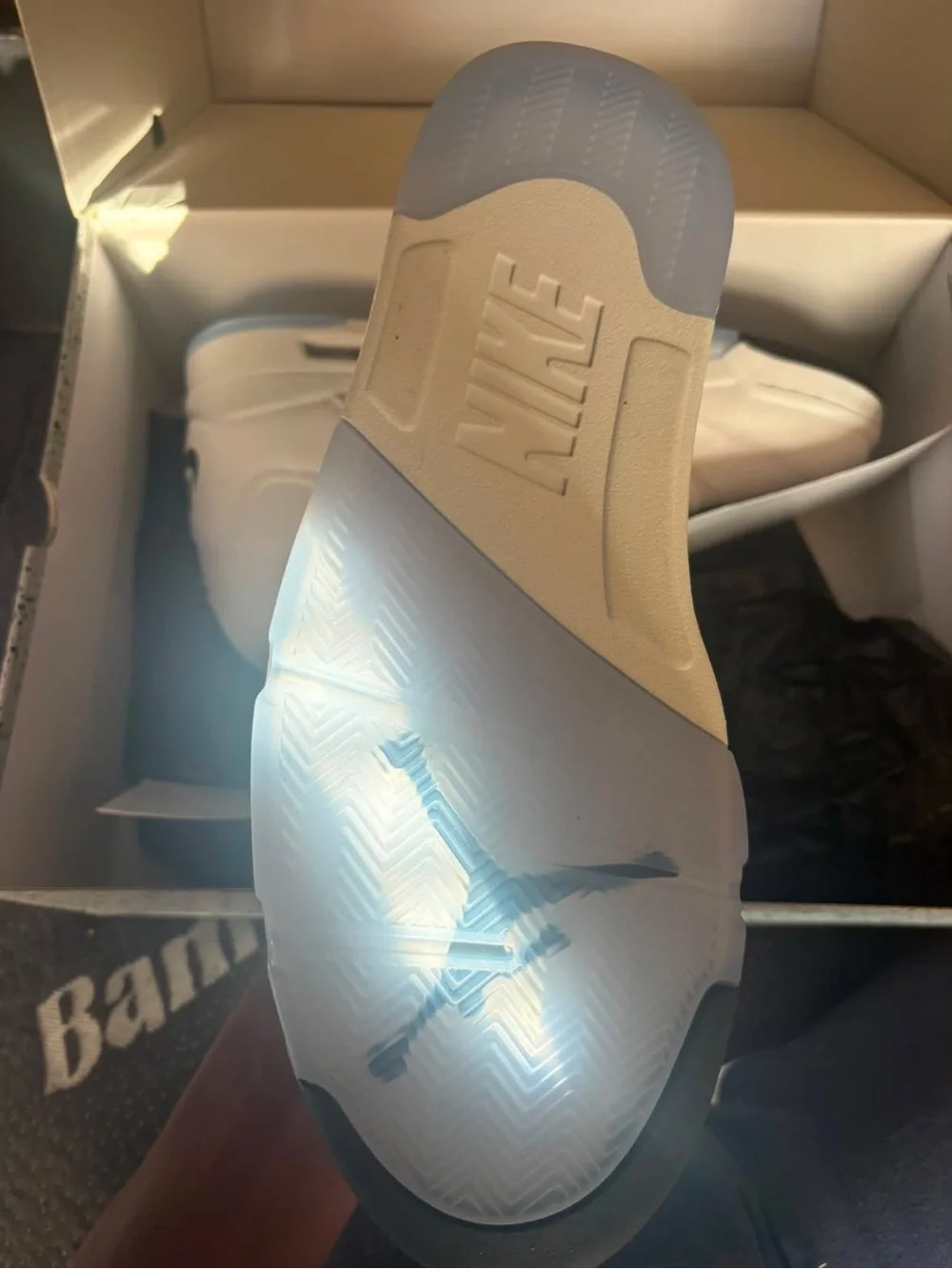 Jordan Box Label - White/Black/Metallic Silver
